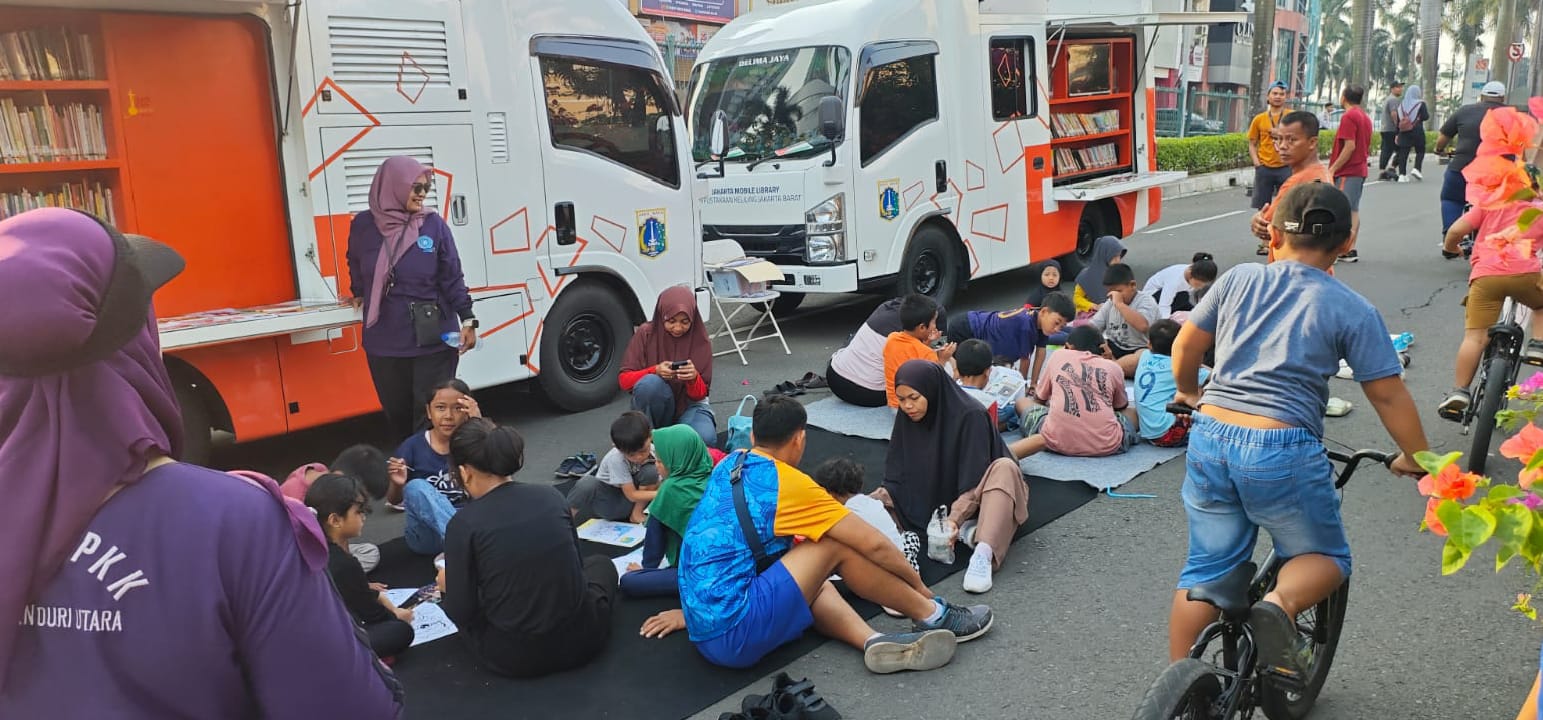 Layanan Mobil Perpustakaan Keliling Hadir Di Hari Bebas Kendaraan Bermotor (HBKB)